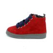 Sneaker in camoscio rosso con lacci blu