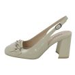 Scarpa in vernice con catena e slingback tacco 8