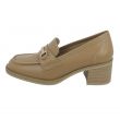 Mocassino beige con morsetto e tacco medio