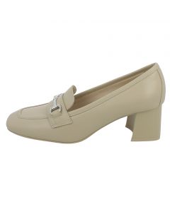 Mocassino in pelle beige con tacco medio