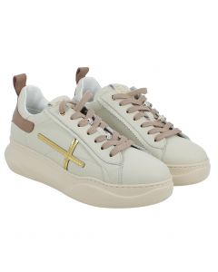 Sneaker in Pelle Bianca con Lacci Marroni