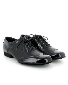 Dancing shoe in patent leather and black nappa with buffa sole
